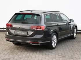 Volkswagen Passat (2022) thumbnail 5