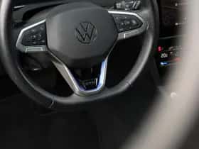 Volkswagen Passat (2022) thumbnail 42