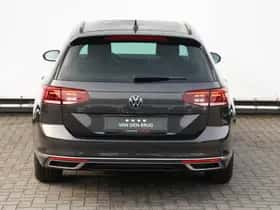 Volkswagen Passat (2022) thumbnail 6