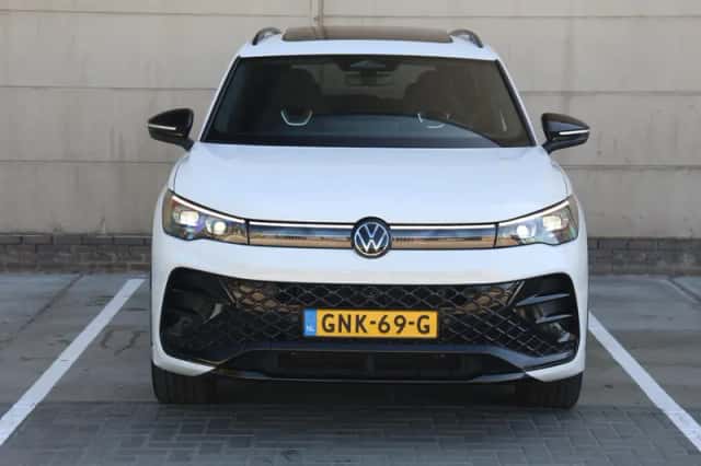 Volkswagen Tiguan (2024) thumbnail 4