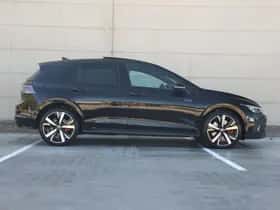 Volkswagen Golf (2024) thumbnail 2