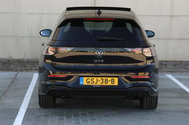 Volkswagen Golf (2024) thumbnail 6