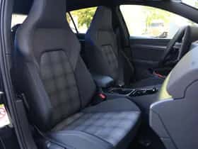 Volkswagen Golf (2024) thumbnail 8