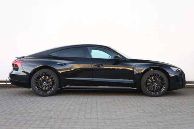 Audi e-tron GT (2026) thumbnail 2