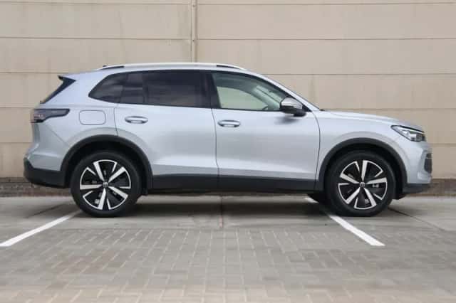 Volkswagen Tiguan (2025) thumbnail 2