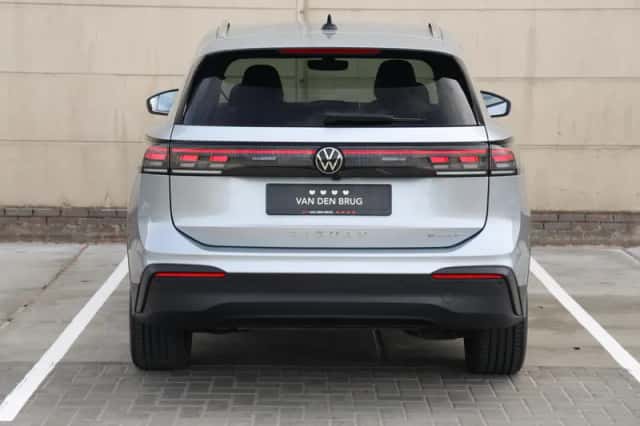 Volkswagen Tiguan (2025) thumbnail 6