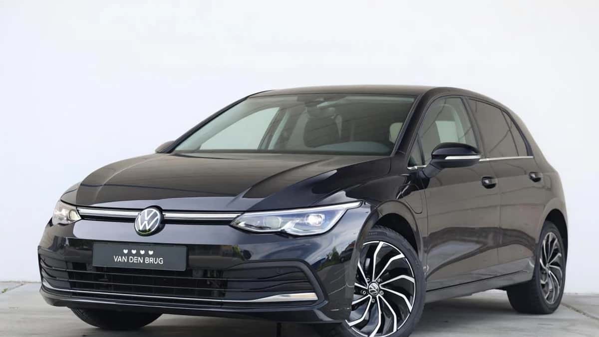Volkswagen Golf (2022) — foto 1