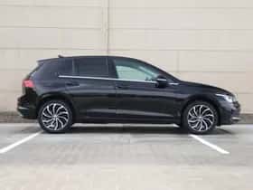 Volkswagen Golf (2022) thumbnail 2