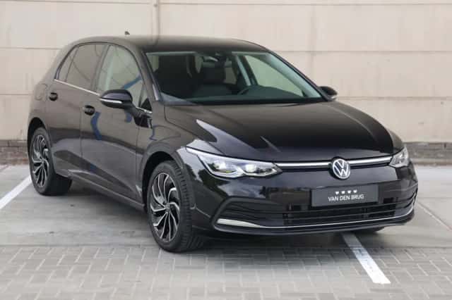 Volkswagen Golf (2022) thumbnail 3