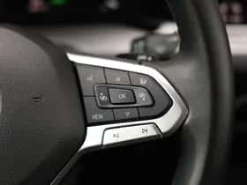 Volkswagen Golf (2022) thumbnail 22