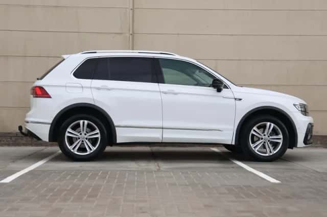Volkswagen Tiguan (2017) thumbnail 2