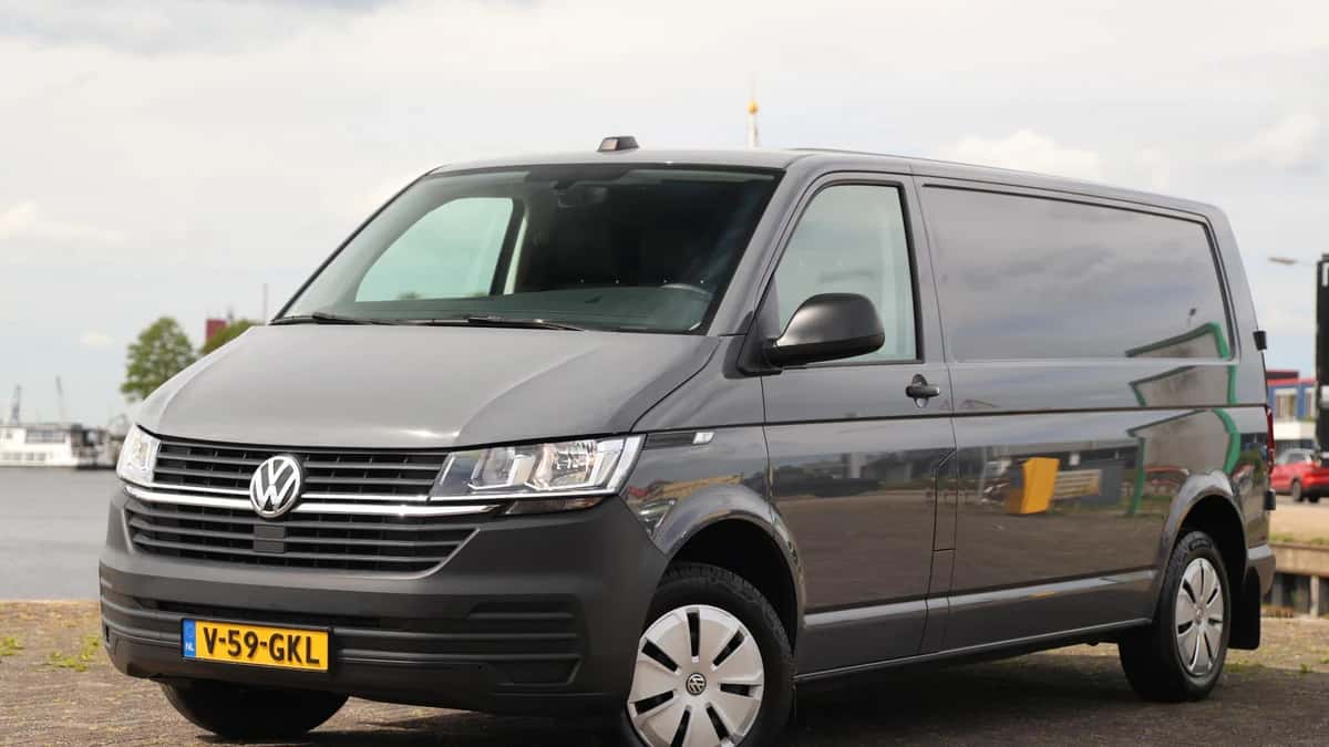 Volkswagen Transporter (2024) — foto 1