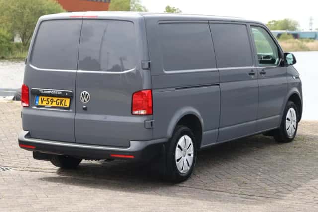 Volkswagen Transporter (2024) thumbnail 5