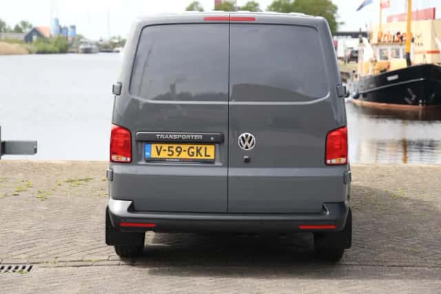 Volkswagen Transporter (2024) thumbnail 6