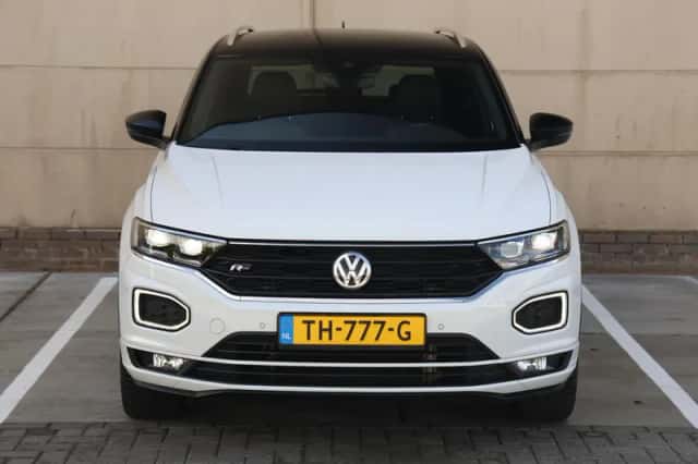Volkswagen T-Roc (2018) thumbnail 4
