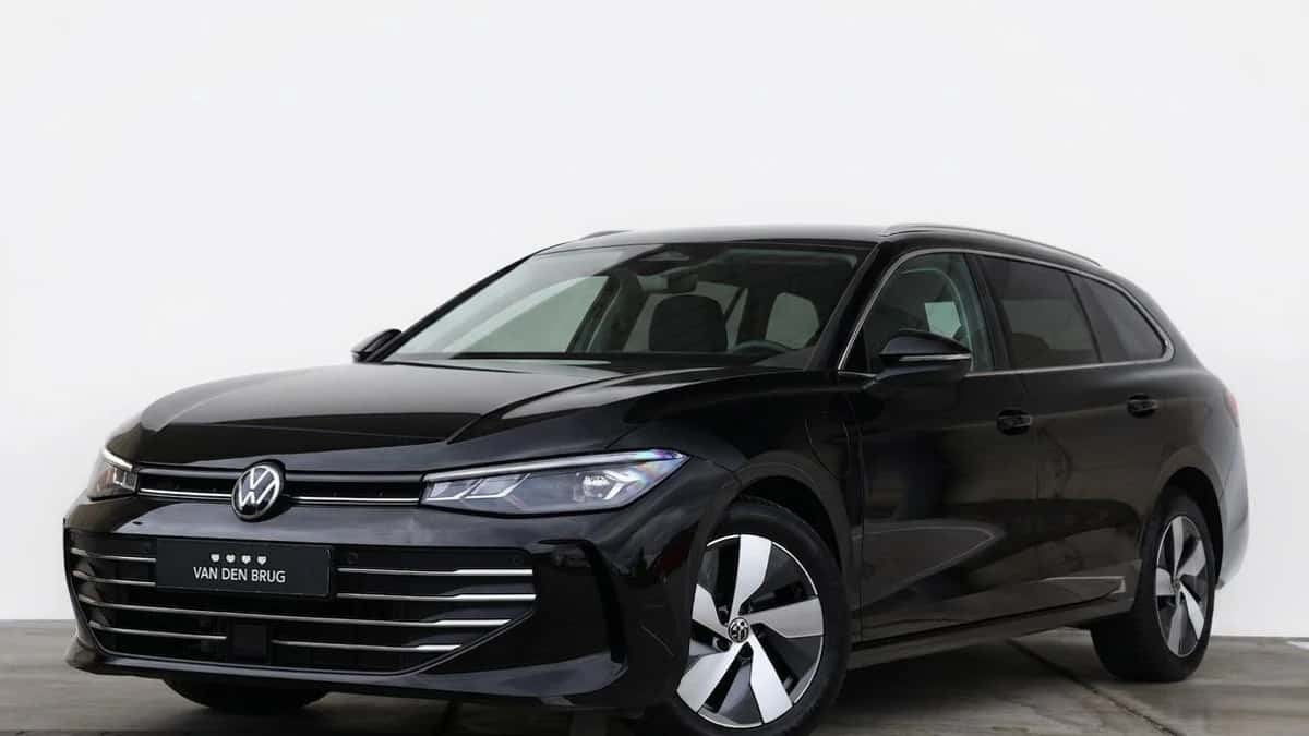 Volkswagen Passat (2025) — foto 1