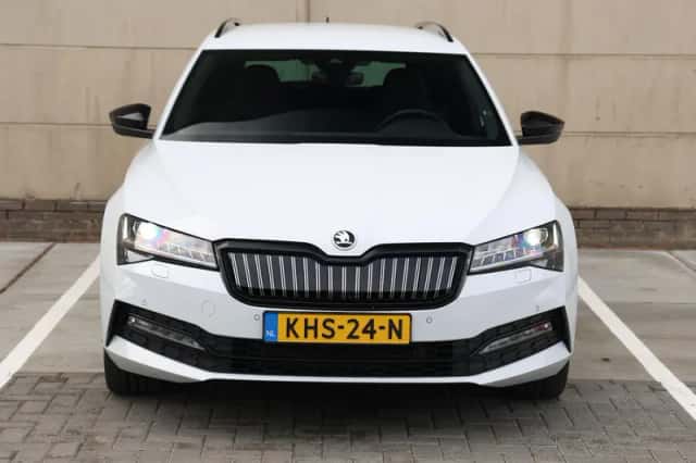 Škoda Superb (2023) thumbnail 4