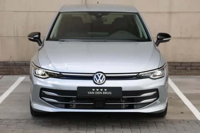 Volkswagen Golf (2025) thumbnail 4