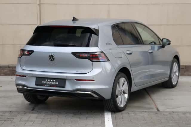 Volkswagen Golf (2025) thumbnail 5