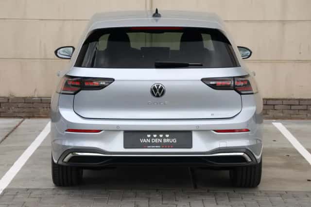 Volkswagen Golf (2025) thumbnail 6