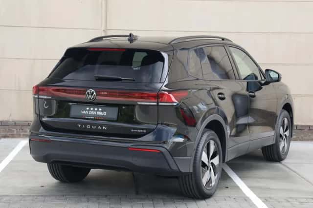 Volkswagen Tiguan (2025) thumbnail 5