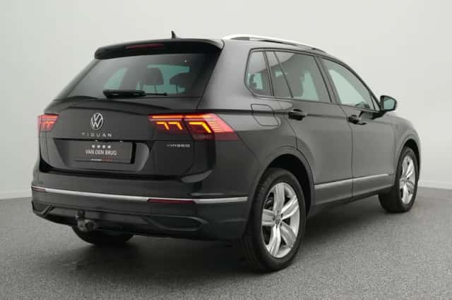 Volkswagen Tiguan (2022) thumbnail 3