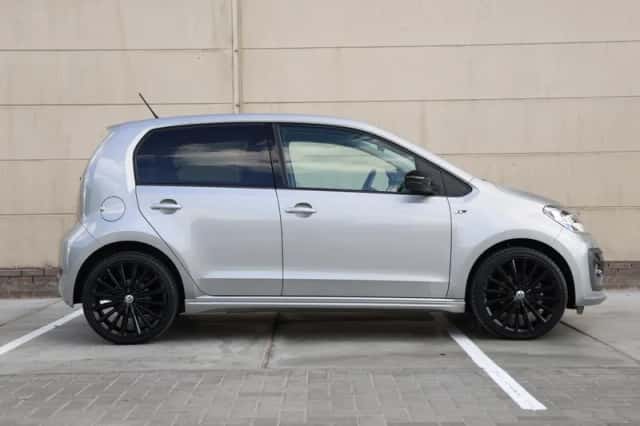 Volkswagen Up! (2022) thumbnail 2