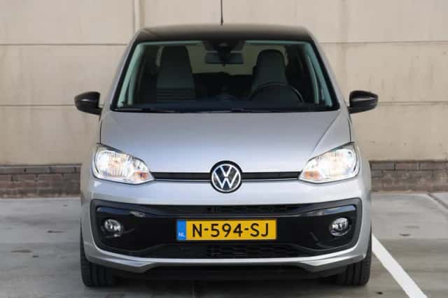 Volkswagen Up! (2022) thumbnail 4