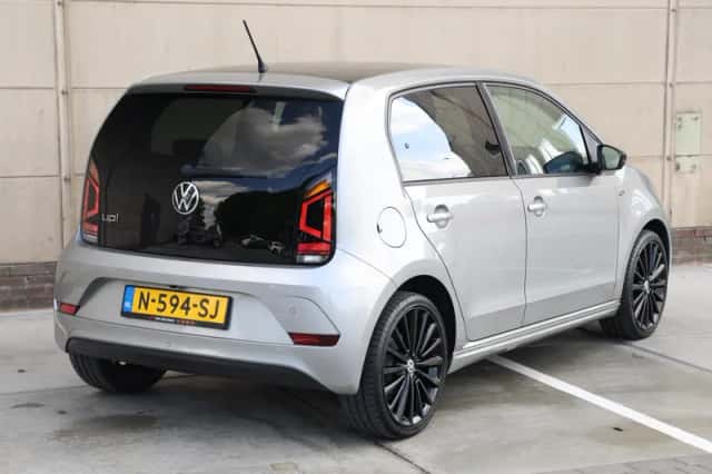 Volkswagen Up! (2022) thumbnail 5