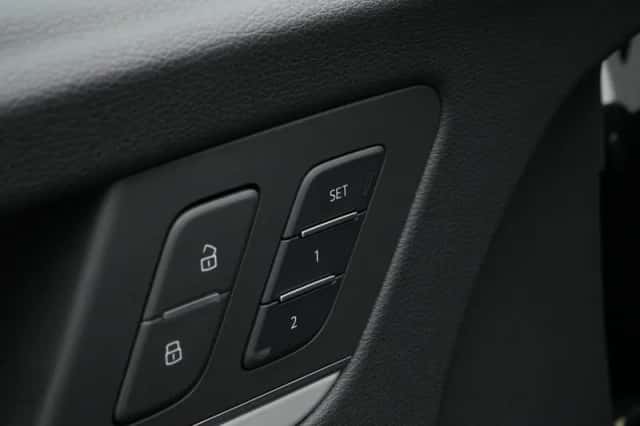 Audi Q5 (2025) thumbnail 4