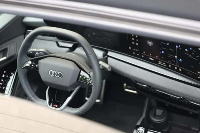Audi Q6 e-tron (2025) thumbnail 25