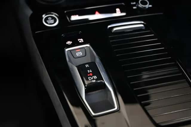 Audi Q6 e-tron (2025) thumbnail 41