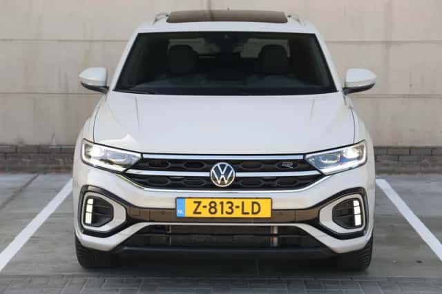 Volkswagen T-Roc (2023) thumbnail 4