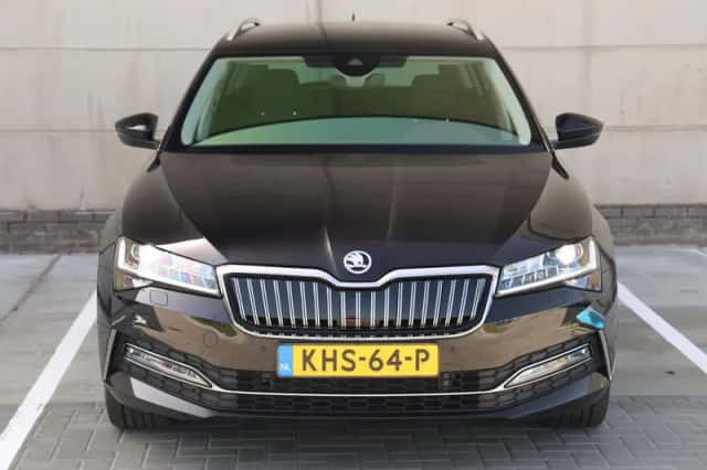 Škoda Superb (2023) thumbnail 4