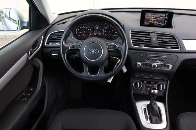 Audi Q3 (2016) thumbnail 18