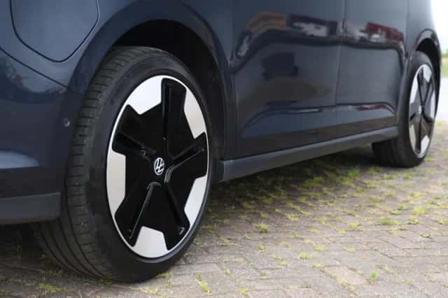 Volkswagen ID. Buzz (2022) thumbnail 18