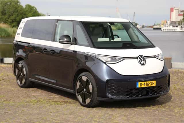 Volkswagen ID. Buzz (2022) thumbnail 3