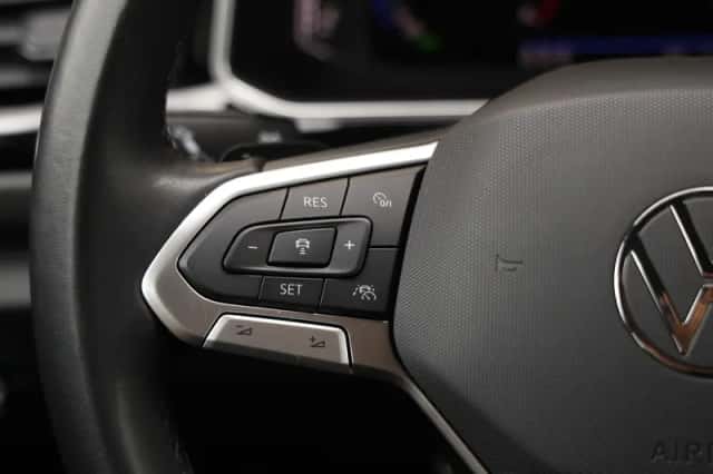 Volkswagen T-Roc (2024) thumbnail 22
