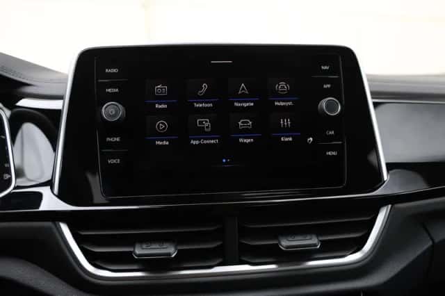 Volkswagen T-Roc (2024) thumbnail 26