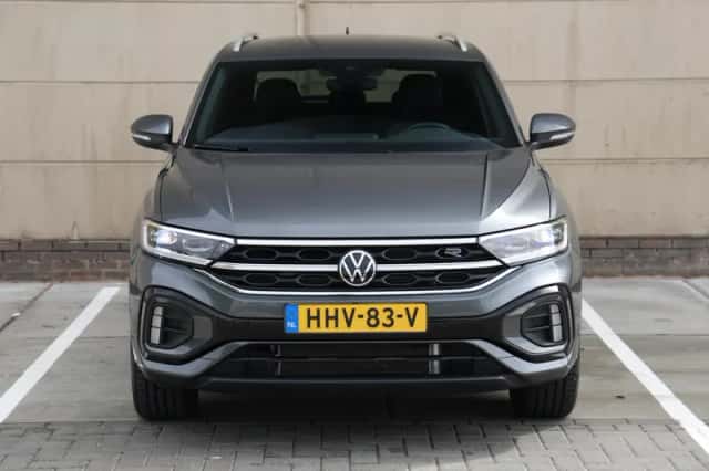 Volkswagen T-Roc (2024) thumbnail 4