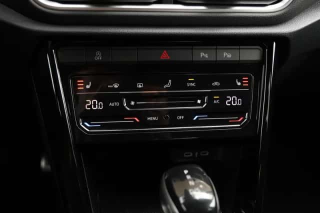 Volkswagen T-Roc (2024) thumbnail 32