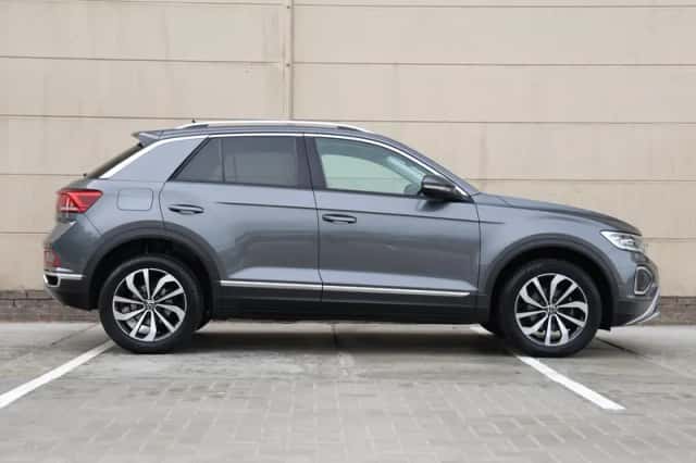 Volkswagen T-Roc (2022) thumbnail 2