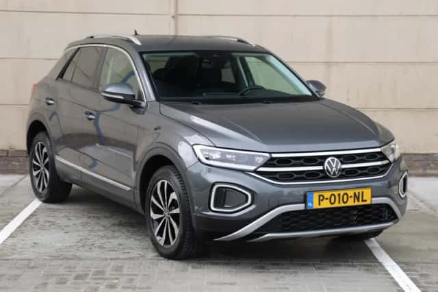 Volkswagen T-Roc (2022) thumbnail 3