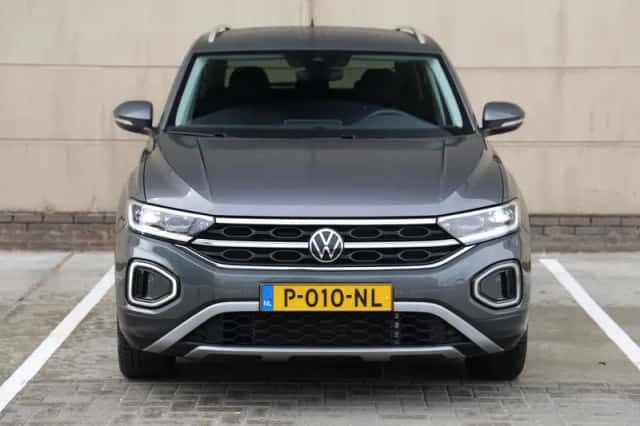 Volkswagen T-Roc (2022) thumbnail 4