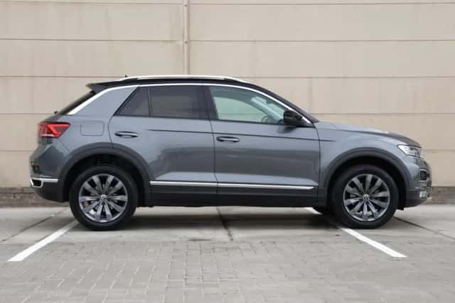 Volkswagen T-Roc (2021) thumbnail 2