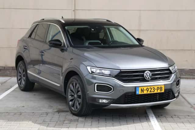 Volkswagen T-Roc (2021) thumbnail 3