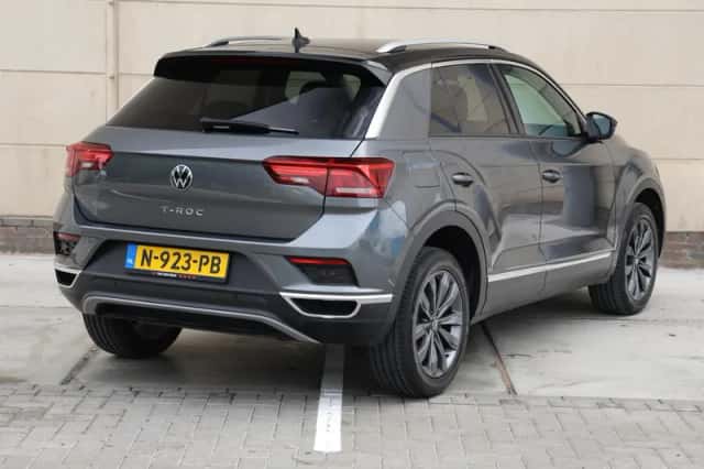 Volkswagen T-Roc (2021) thumbnail 5