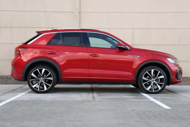 Volkswagen T-Roc (2024) thumbnail 2