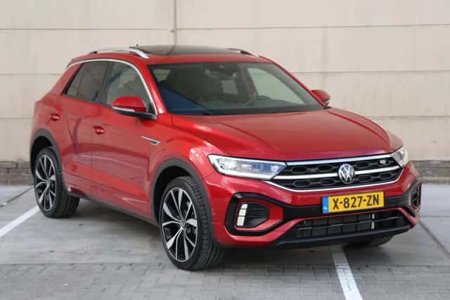 Volkswagen T-Roc (2024) thumbnail 3