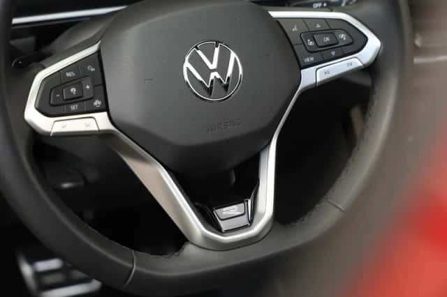 Volkswagen T-Roc (2024) thumbnail 38